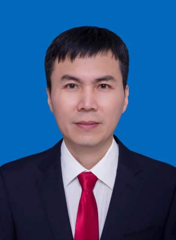 党委委员、副院长 朱杨明
