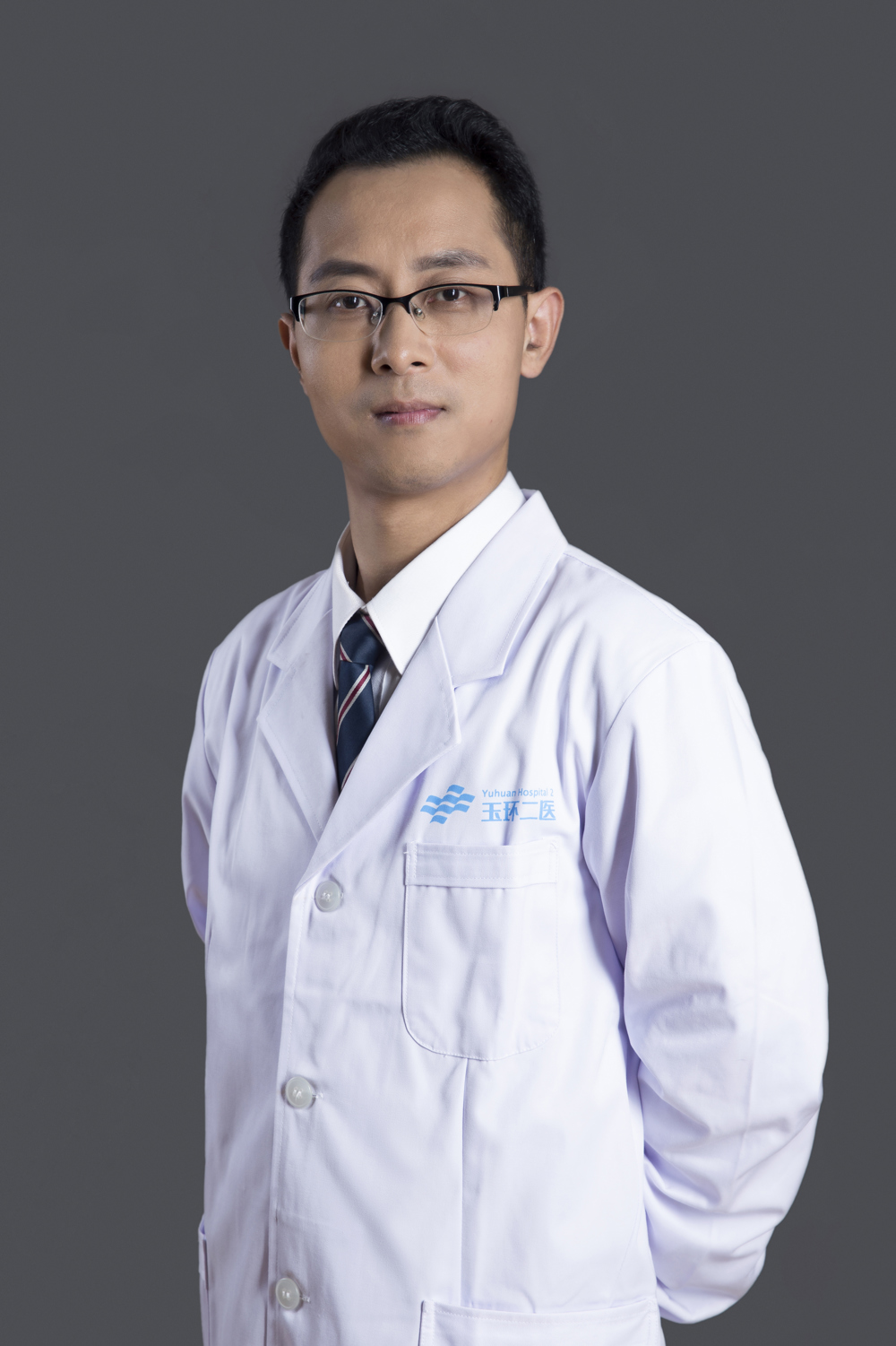 副主任医师 屈文博