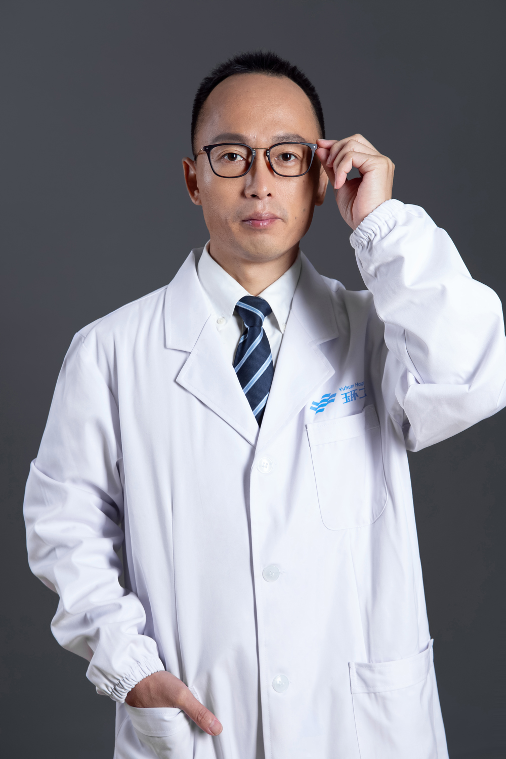 副主任医师 陈国琴